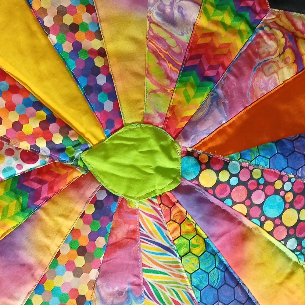 Vibrant Patchwork Quilt Wall Hanging NWOT - Picture 3 of 3
